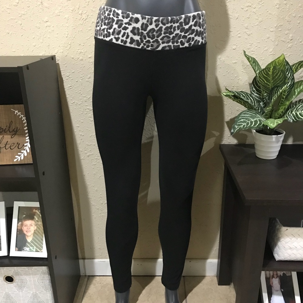 Victoria’s Secret PINK yoga leggings